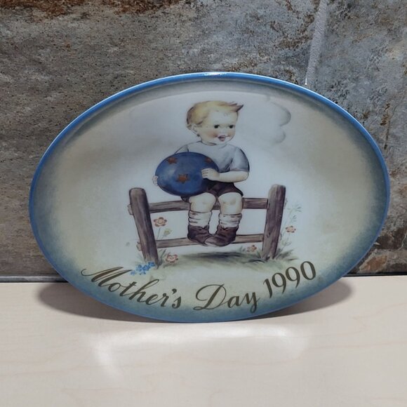 Schmid Hummel Mothers Day 1990 Mothers Little Athlete Decorative Wall Hanging Pl - Picture 10 of 11